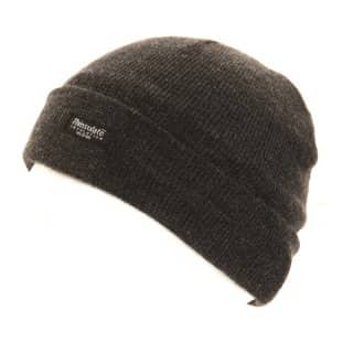 C68-Childrens thinsulate ski hat Thinsulate childrens ski hat in three seperate colour schemes